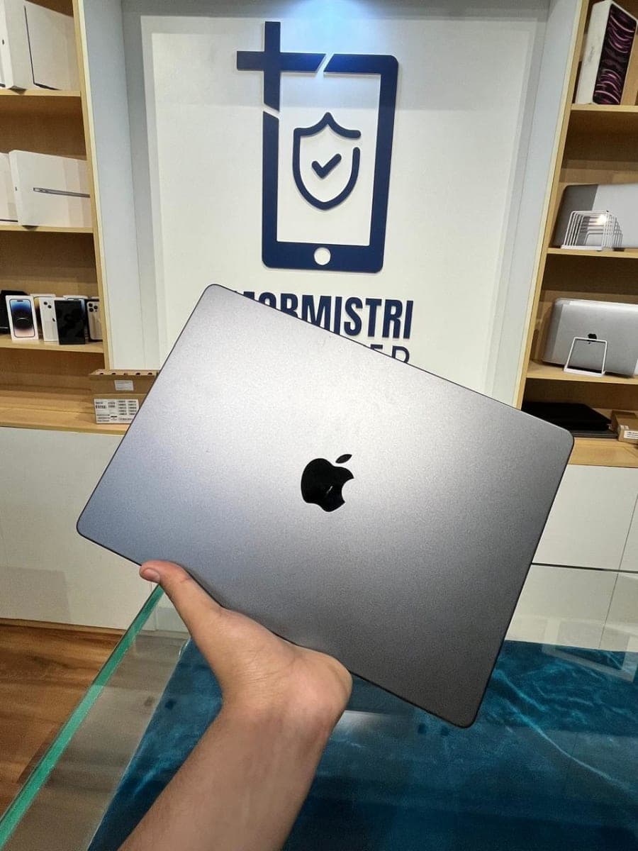 Macbook Pro M3 Pro 14"(18/512 gb) - 12 Months Apple Warranty